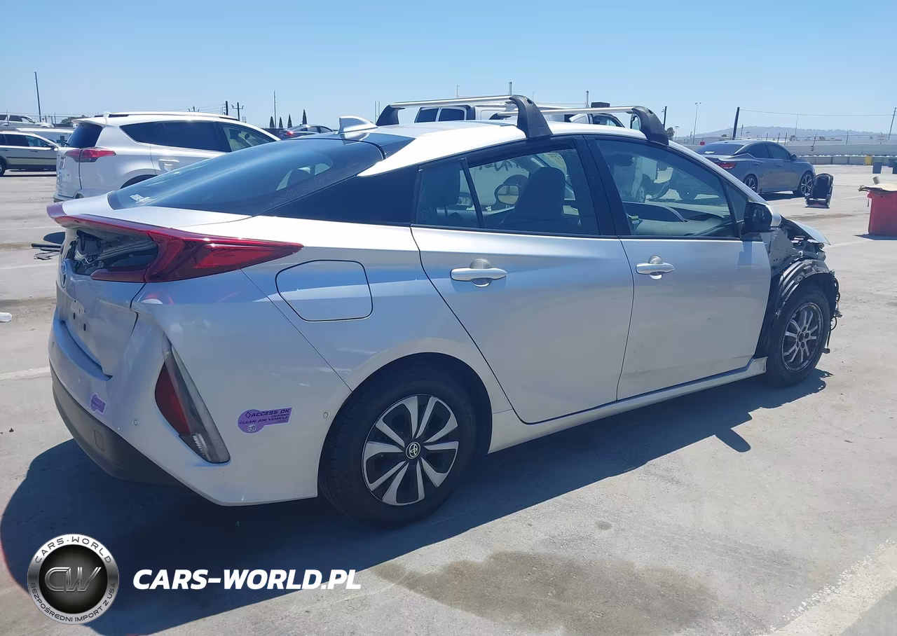 2019 Toyota Prius Prime Advanced VIN:JTDKARFPXK3111672 - 4