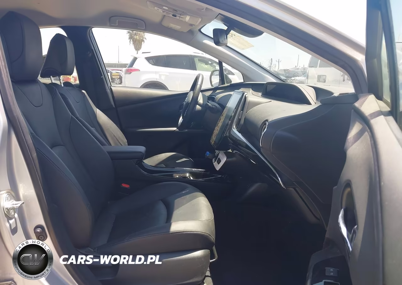 2019 Toyota Prius Prime Advanced VIN:JTDKARFPXK3111672 - 5