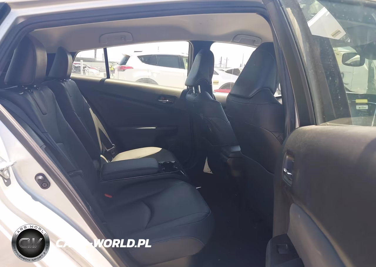 2019 Toyota Prius Prime Advanced VIN:JTDKARFPXK3111672 - 8