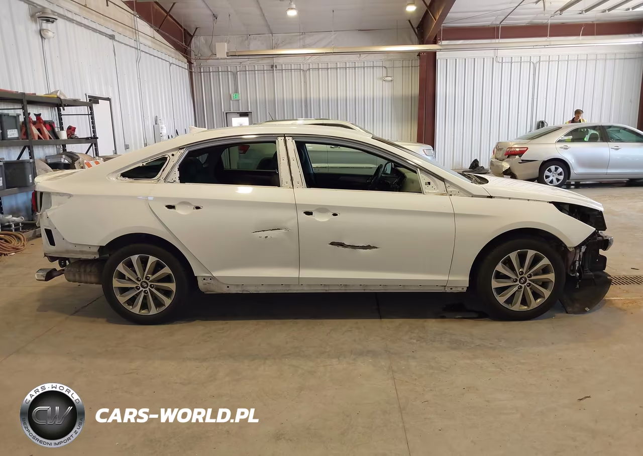 2016 Hyundai Sonata Sport VIN:5NPE34AF5GH271947 - 14