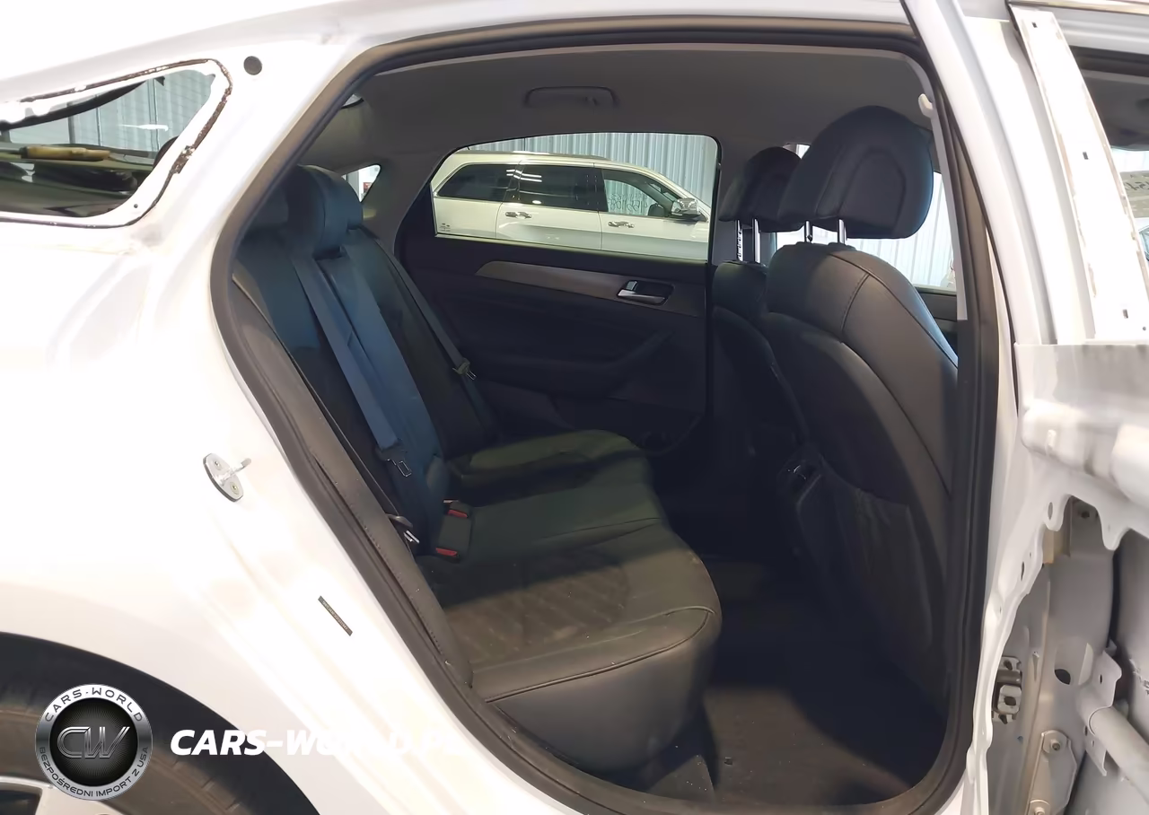 2016 Hyundai Sonata Sport VIN:5NPE34AF5GH271947 - 8