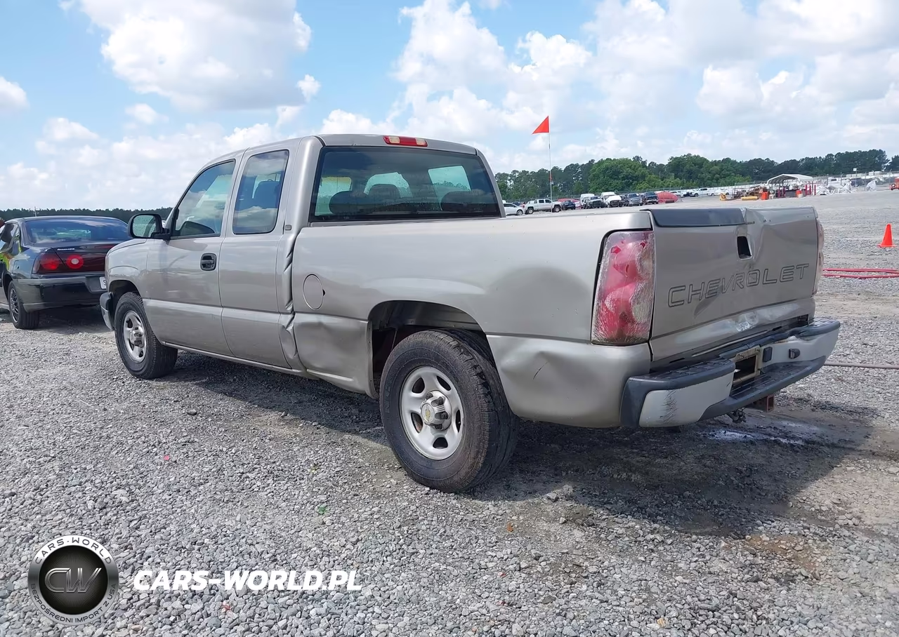 2003 Chevrolet Silverado 1500 Work Truck VIN:2GCEC19X131366237 - 3