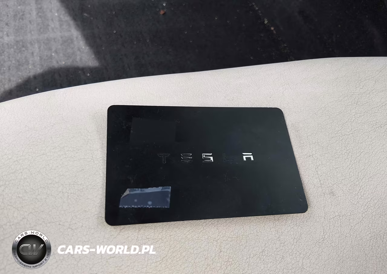 2018 Tesla Model 3 Long Range-Mid Range VIN:5YJ3E1EA1JF155388 - 11