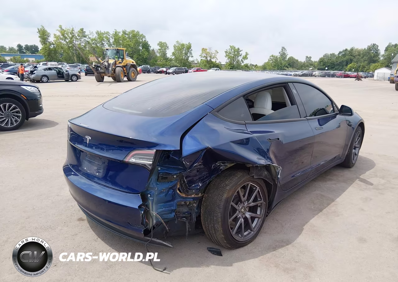 2018 Tesla Model 3 Long Range-Mid Range VIN:5YJ3E1EA1JF155388 - 4
