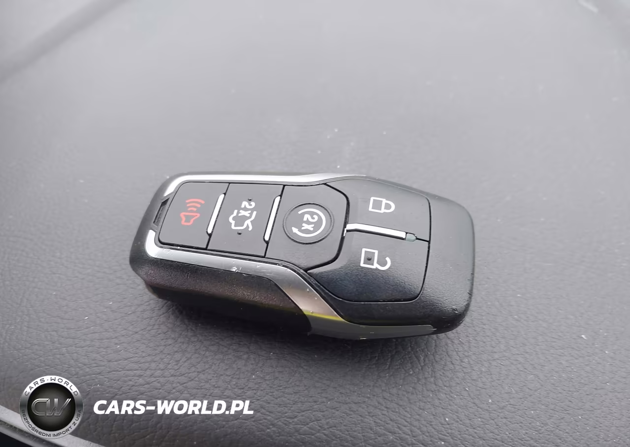 2015 Ford Fusion Hybrid Titanium VIN:3FA6P0RU6FR193815 - 11
