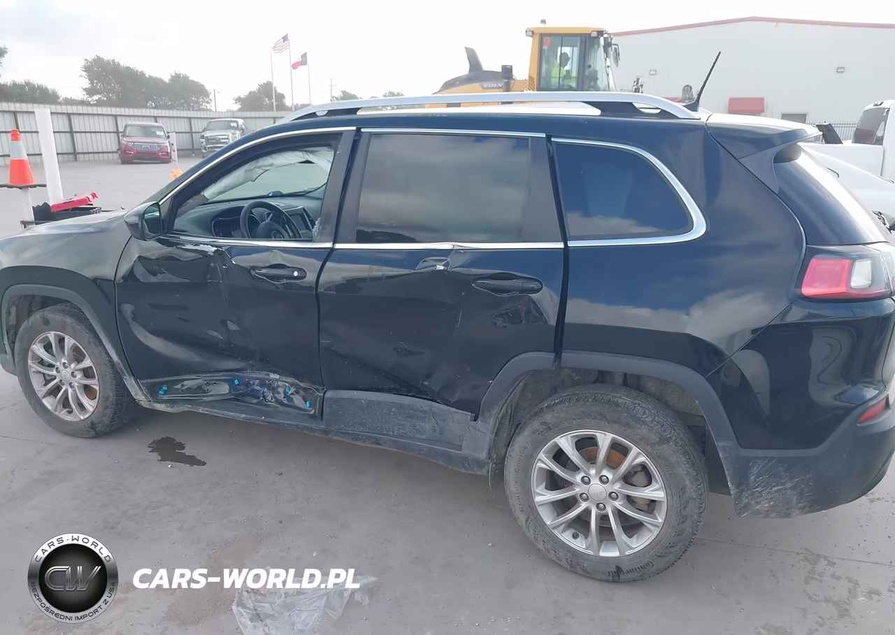 2019 Jeep Cherokee Latitude Fwd VIN:1C4PJLCB8KD149942 - 14