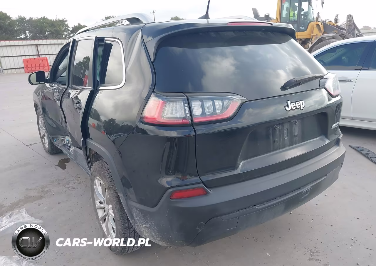 2019 Jeep Cherokee Latitude Fwd VIN:1C4PJLCB8KD149942 - 3