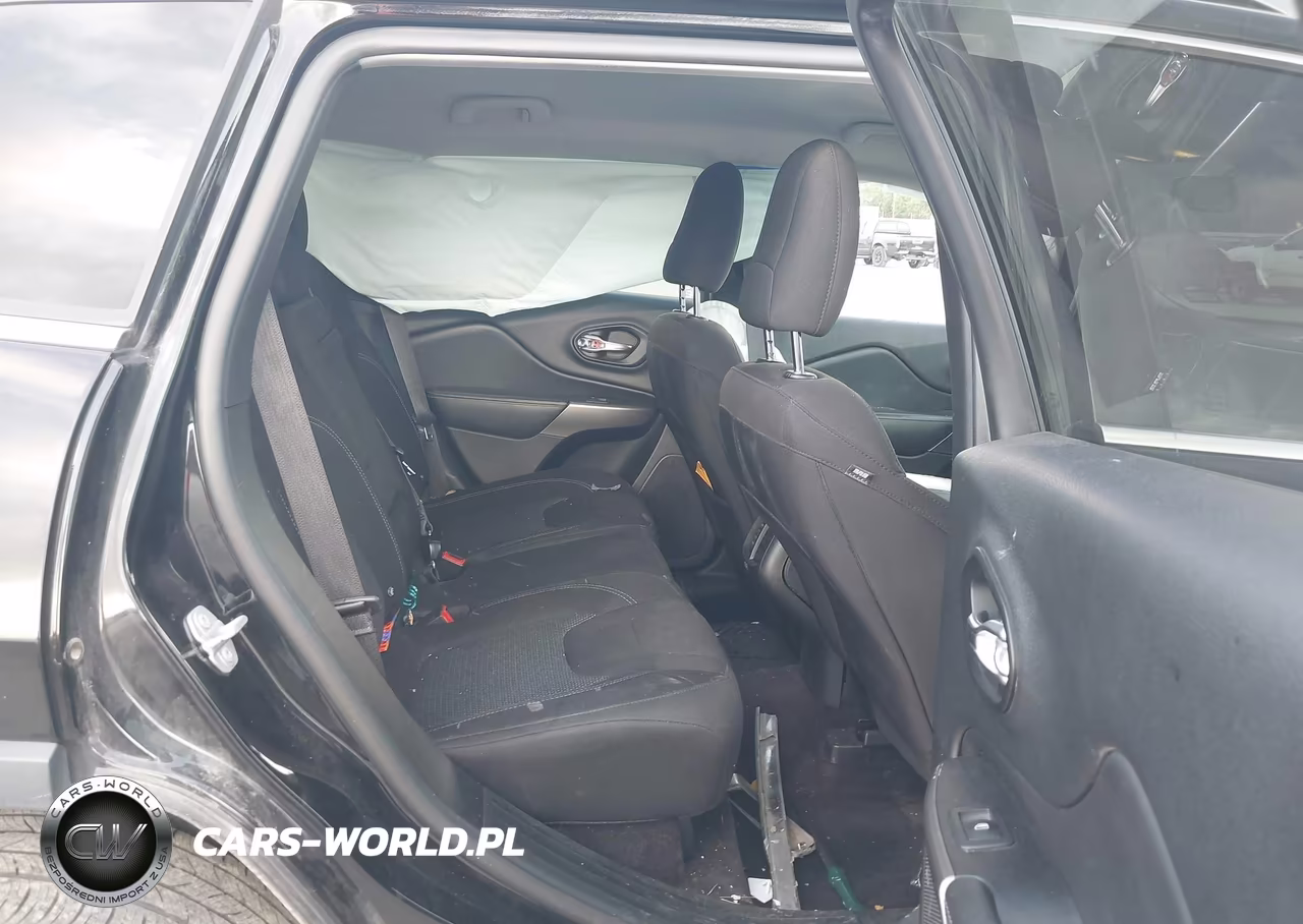 2019 Jeep Cherokee Latitude Fwd VIN:1C4PJLCB8KD149942 - 8