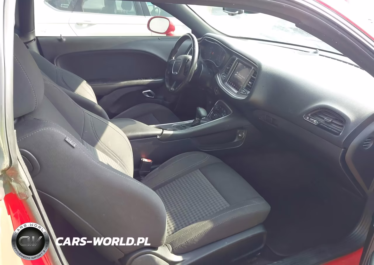 2018 Dodge Challenger Sxt VIN:2C3CDZAG8JH118686 - 5