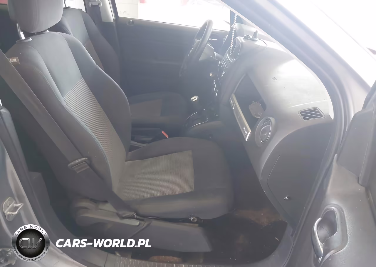 2014 Jeep Compass Sport VIN:1C4NJCBA8ED882609 - 5