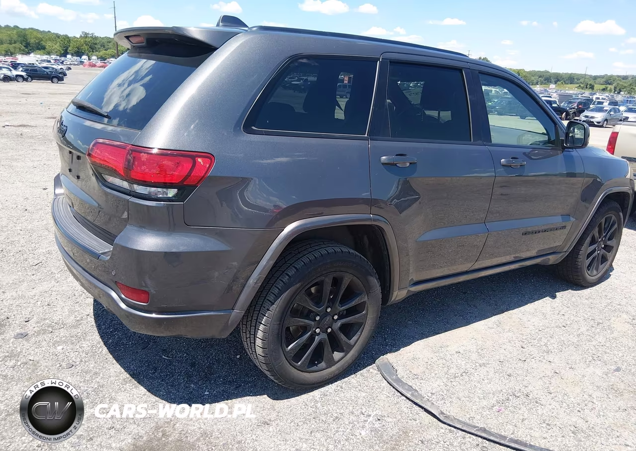 2017 Jeep Grand Cherokee Altitude VIN:1C4RJFAG2HC909466 - 4