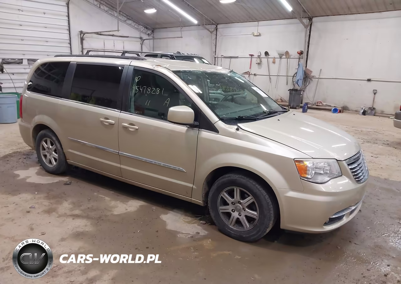 2011 Chrysler Town & Country Touring – zdjęcie 1 z 11