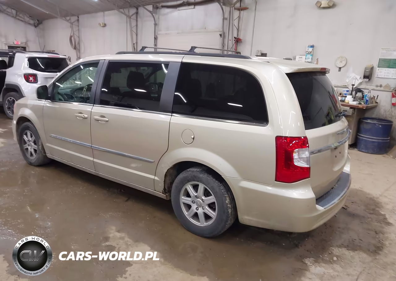 2011 Chrysler Town & Country Touring VIN:2A4RR5DG3BR782377 - 3