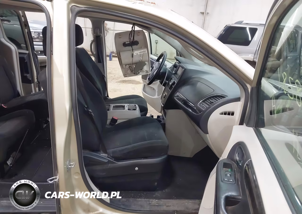 2011 Chrysler Town & Country Touring VIN:2A4RR5DG3BR782377 - 5