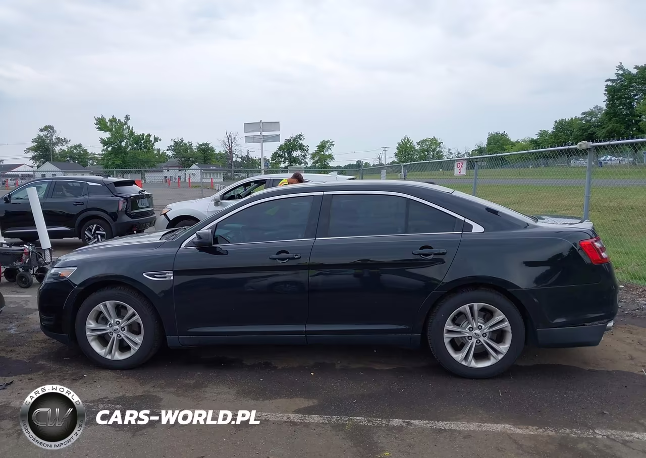 2016 Ford Taurus Sel VIN:1FAHP2E8XGG130884 - 14