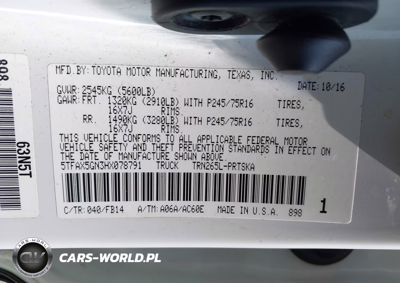2017 Toyota Tacoma Sr VIN:5TFAX5GN3HX078791 - 9