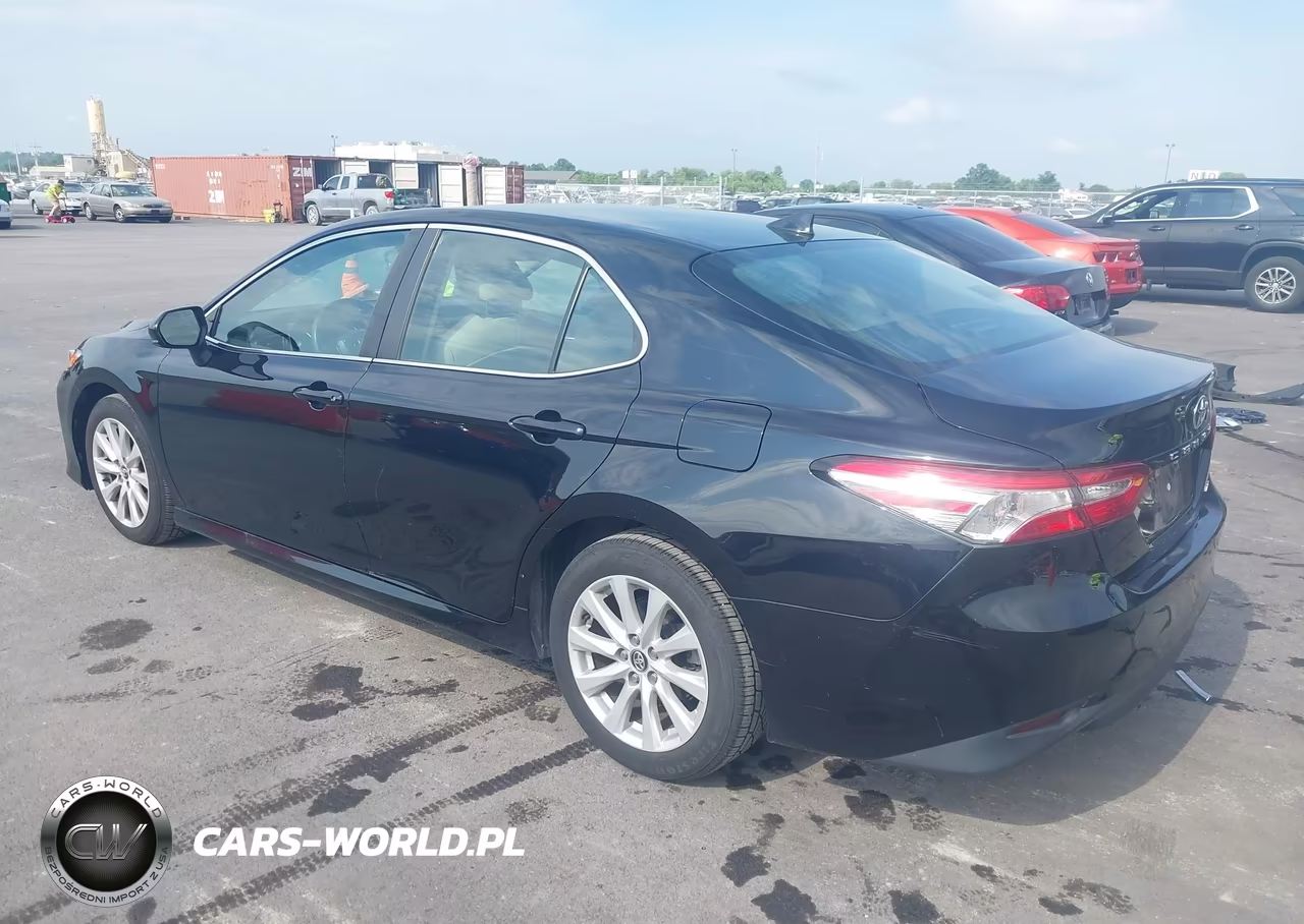 2020 Toyota Camry Le VIN:4T1C11AK7LU919082 - 3