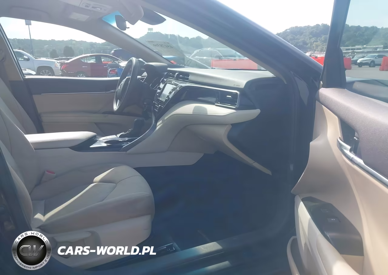 2020 Toyota Camry Le VIN:4T1C11AK7LU919082 - 5