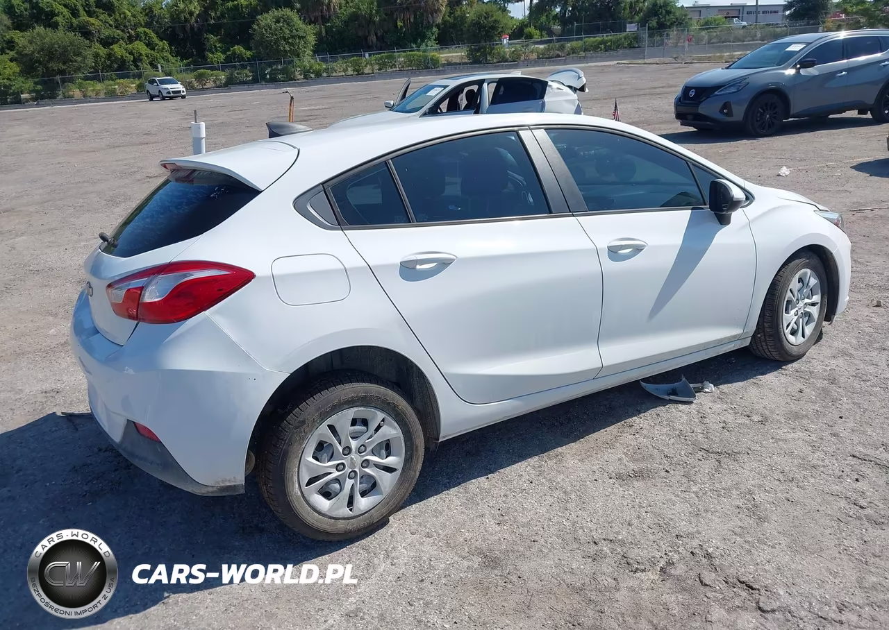 2019 Chevrolet Cruze Ls VIN:3G1BC6SM7KS607472 - 4