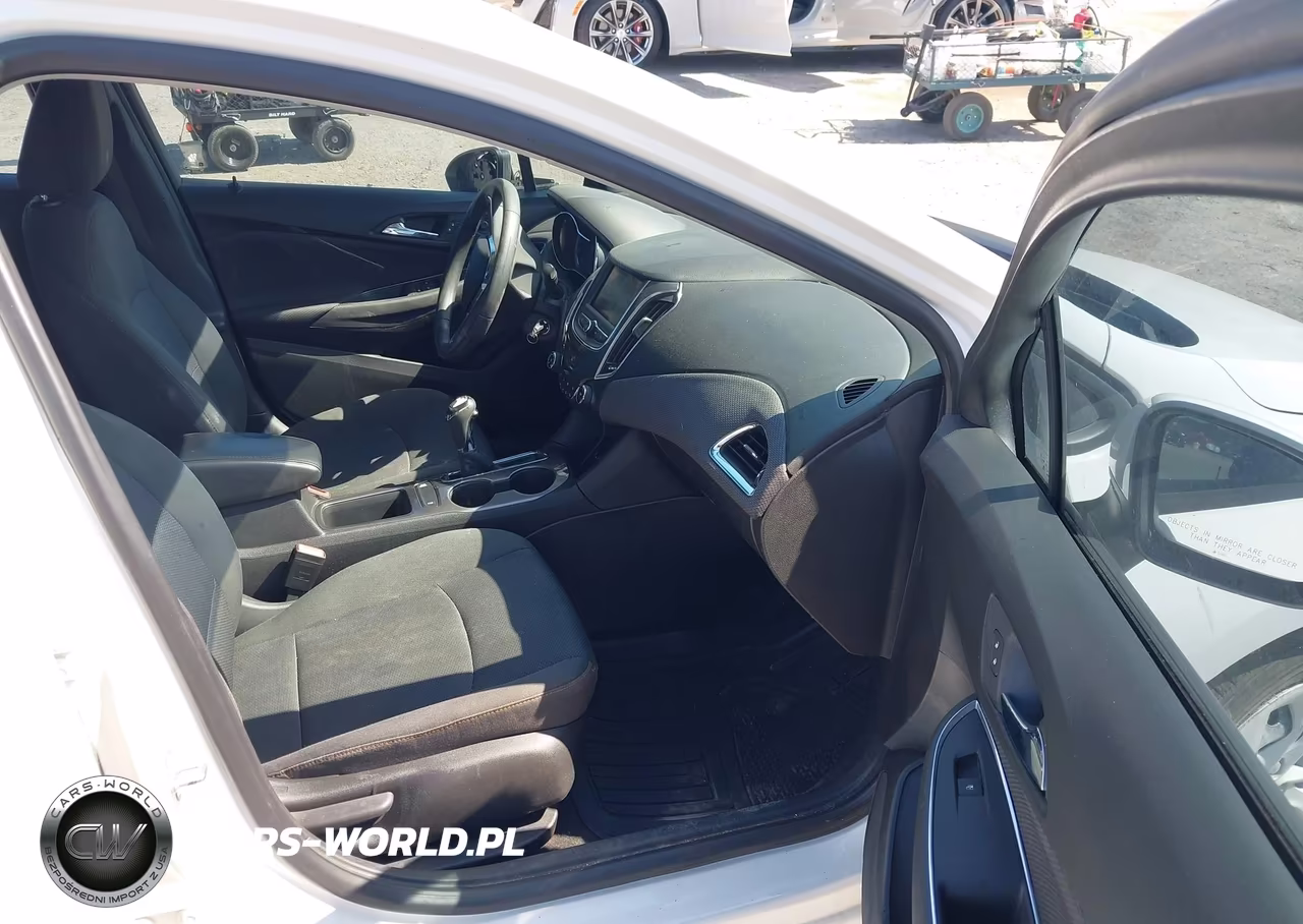 2019 Chevrolet Cruze Ls VIN:3G1BC6SM7KS607472 - 5