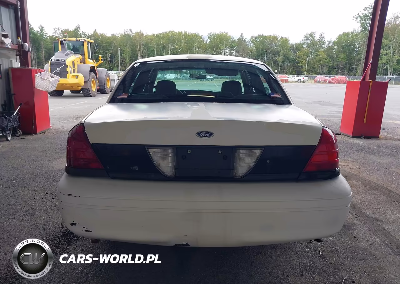 2003 Ford Crown Victoria Police VIN:2FAFP71W43X171833 - 16