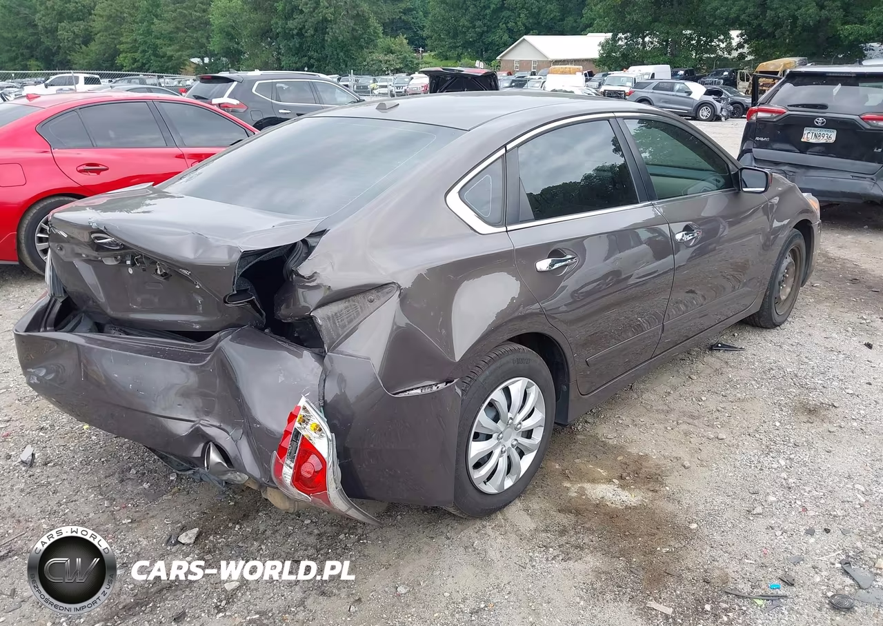2015 Nissan Altima 2.5 S VIN:1N4AL3AP8FN366718 - 4