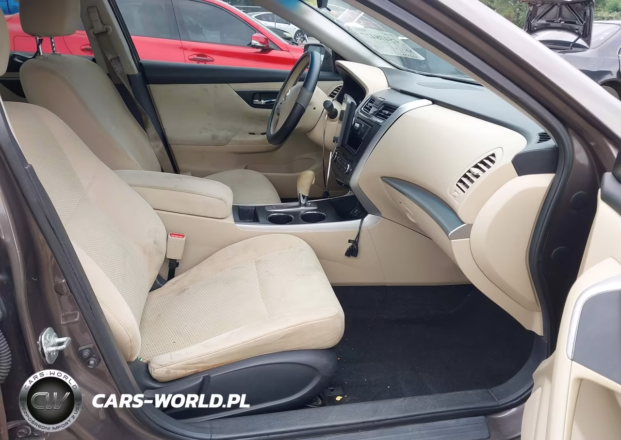 2015 Nissan Altima 2.5 S VIN:1N4AL3AP8FN366718 - 5