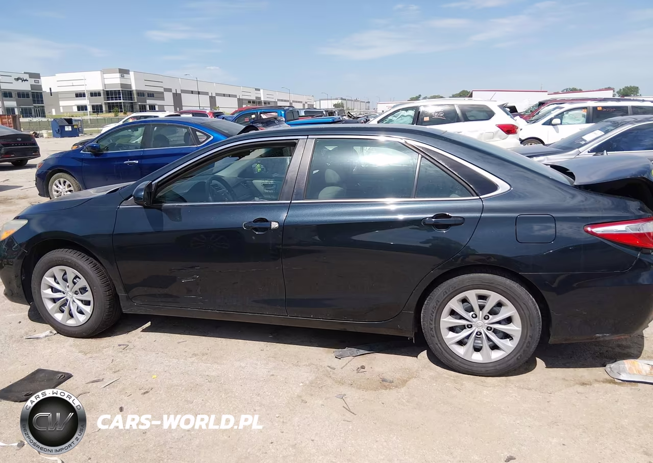 2015 Toyota Camry Le VIN:4T4BF1FK4FR496588 - 13