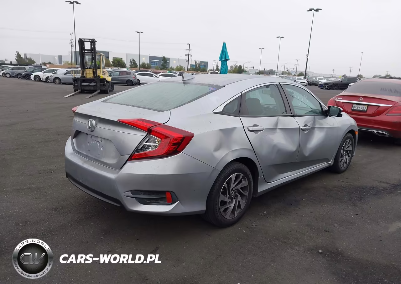 2017 Honda Civic Ex VIN:19XFC2F73HE216817 - 4
