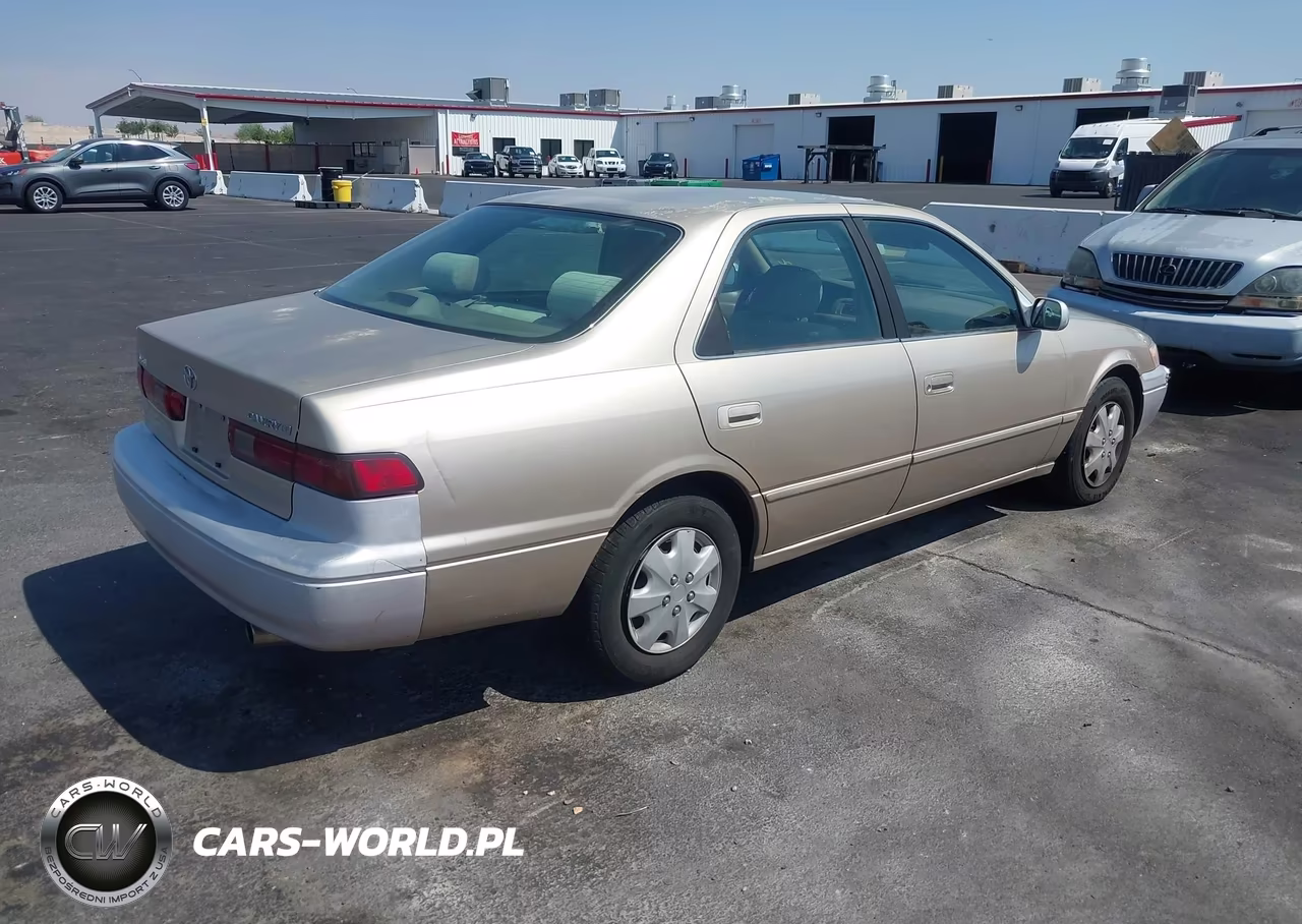 1998 Toyota Camry Le VIN:JT2BG22K7W0123732 - 4