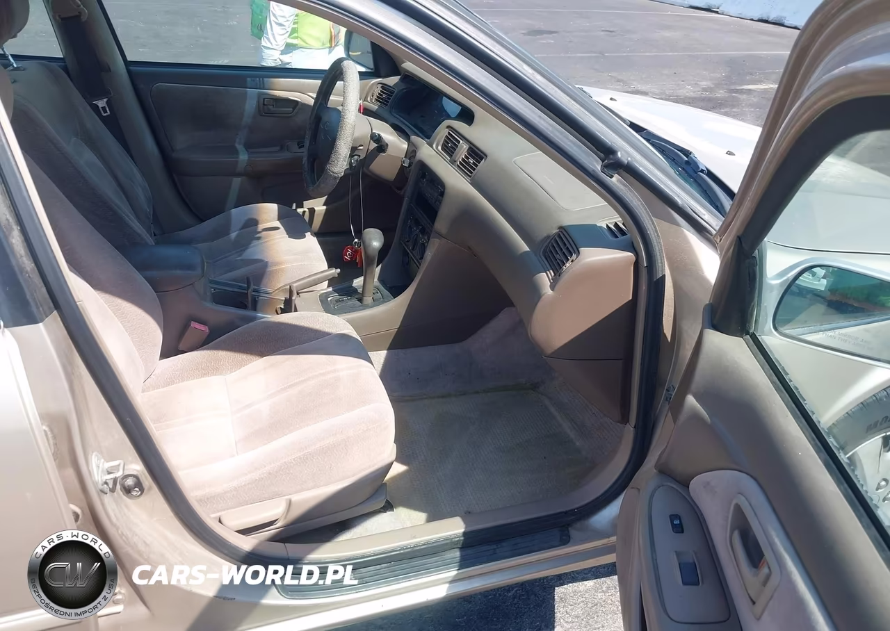 1998 Toyota Camry Le VIN:JT2BG22K7W0123732 - 5