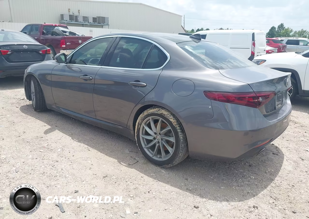 2017 Alfa Romeo Giulia Rwd VIN:ZARFAEBN2H7535949 - 3