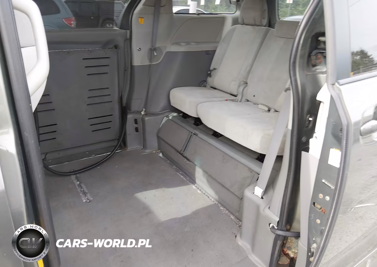 TOYOTA SIENNA LE VIN:5TDKK3DC8BS037614 - 8