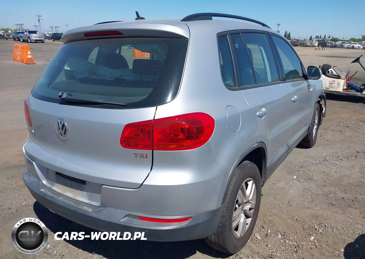 2016 Volkswagen Tiguan S VIN:WVGAV7AX1GW550160 - 4
