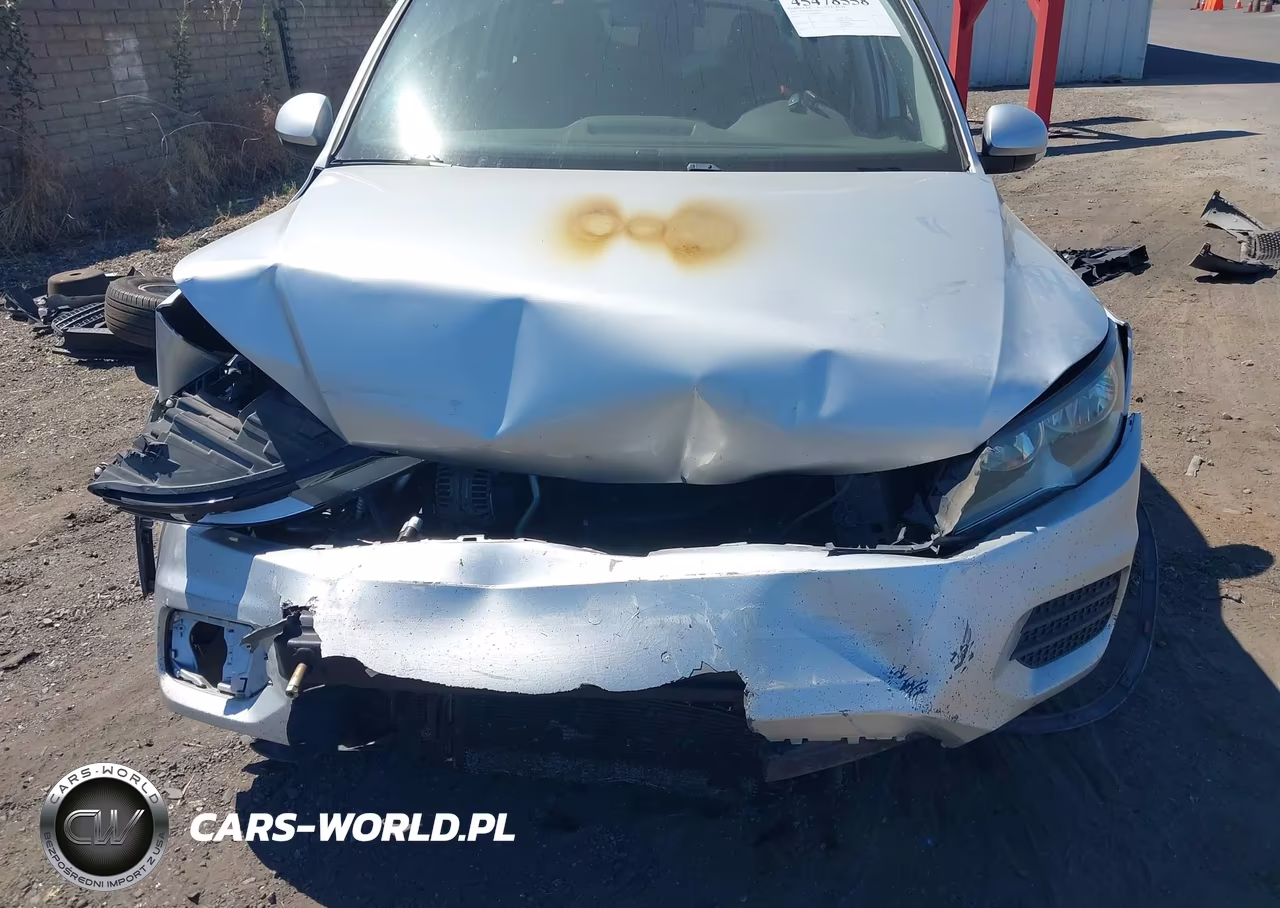 2016 Volkswagen Tiguan S VIN:WVGAV7AX1GW550160 - 6