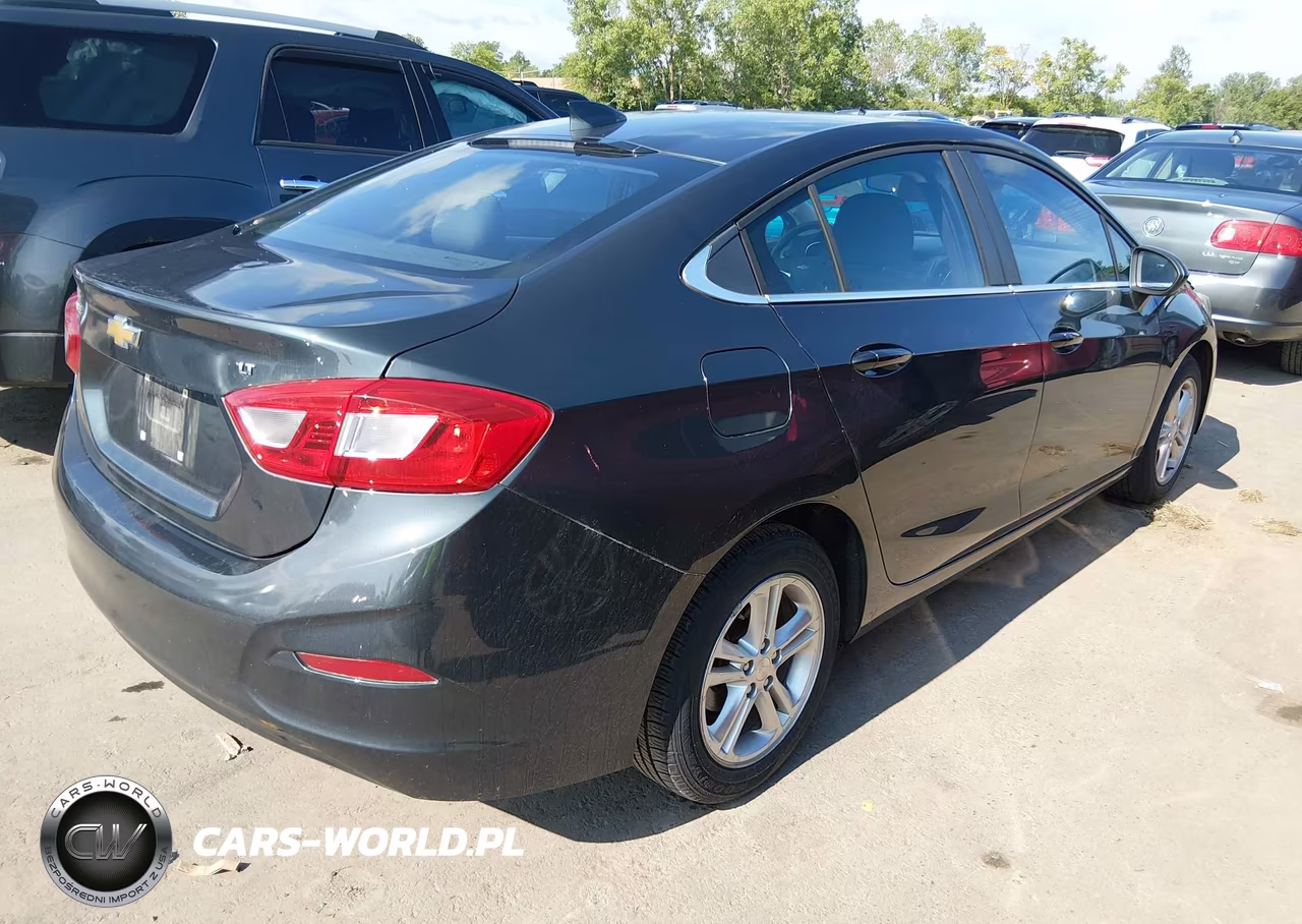 2017 Chevrolet Cruze Lt Auto VIN:1G1BE5SM1H7238054 - 4