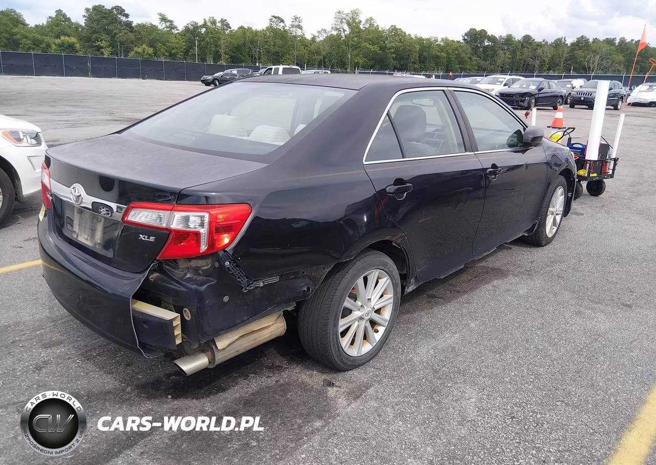 2012 Toyota Camry Xle VIN:4T1BF1FK3CU160808 - 4