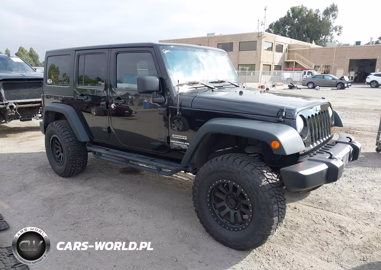 2013 Jeep Wrangler Unlimited Sport – zdjęcie 1 z 17