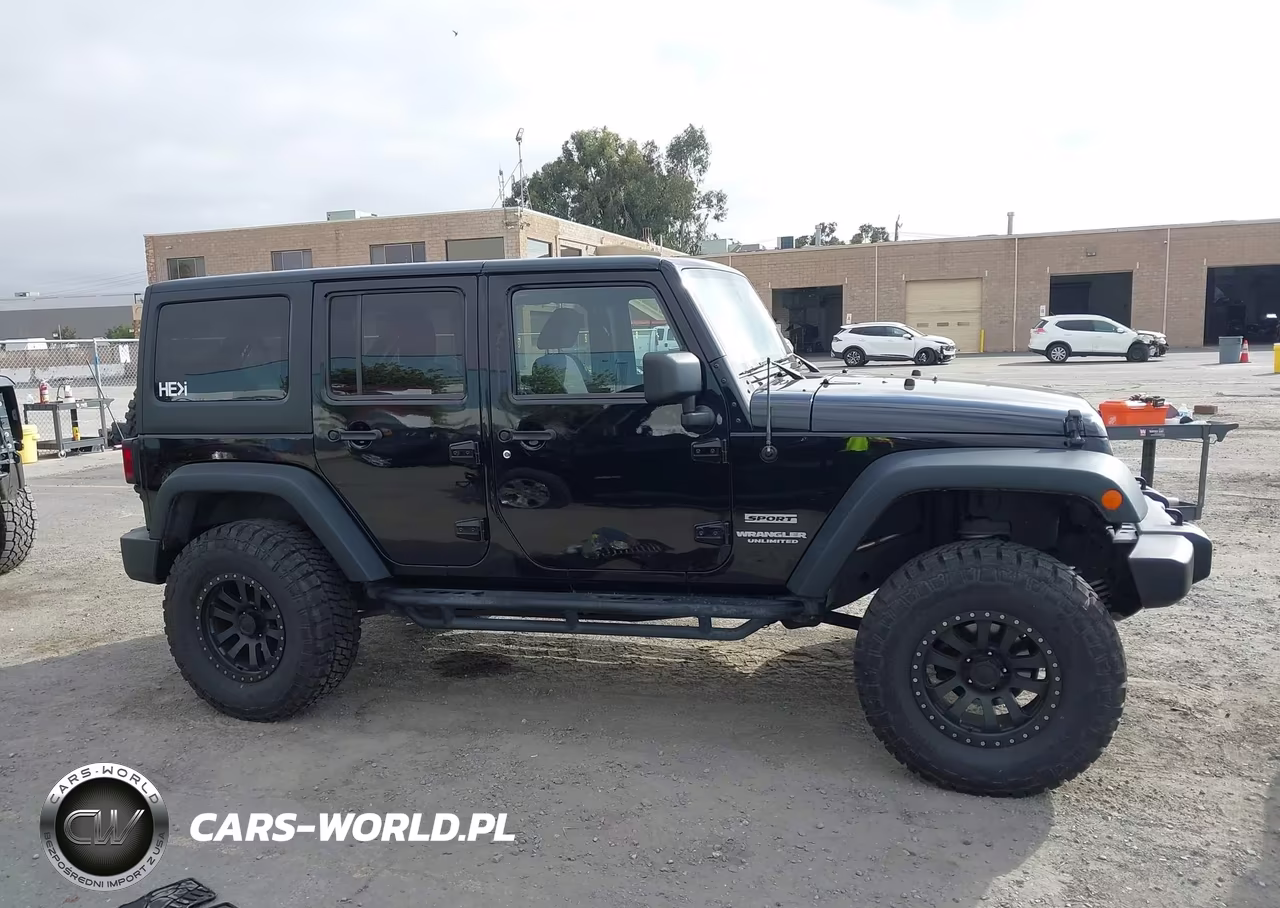 2013 Jeep Wrangler Unlimited Sport VIN:1C4HJWDG3DL519753 - 14