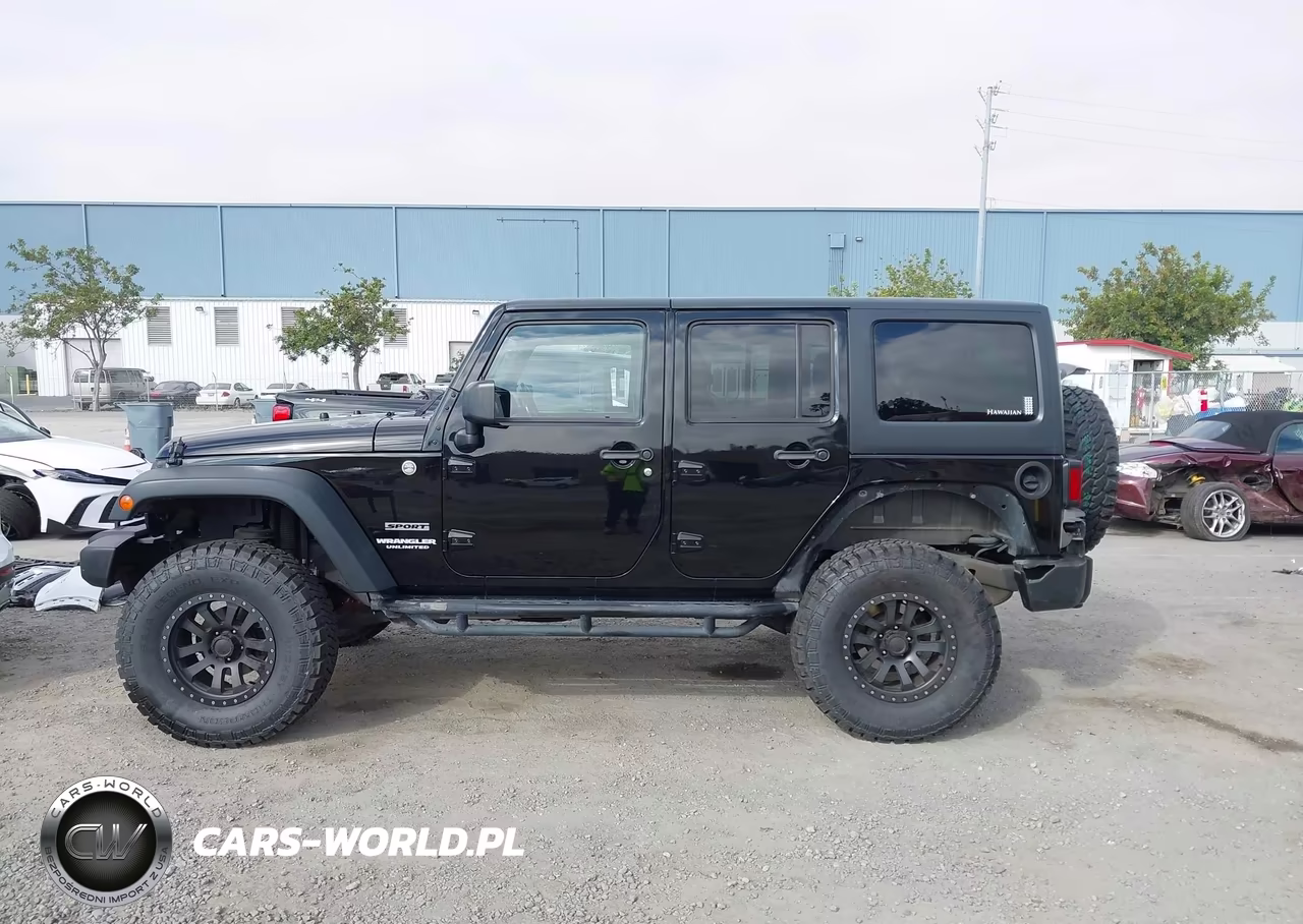 2013 Jeep Wrangler Unlimited Sport VIN:1C4HJWDG3DL519753 - 15
