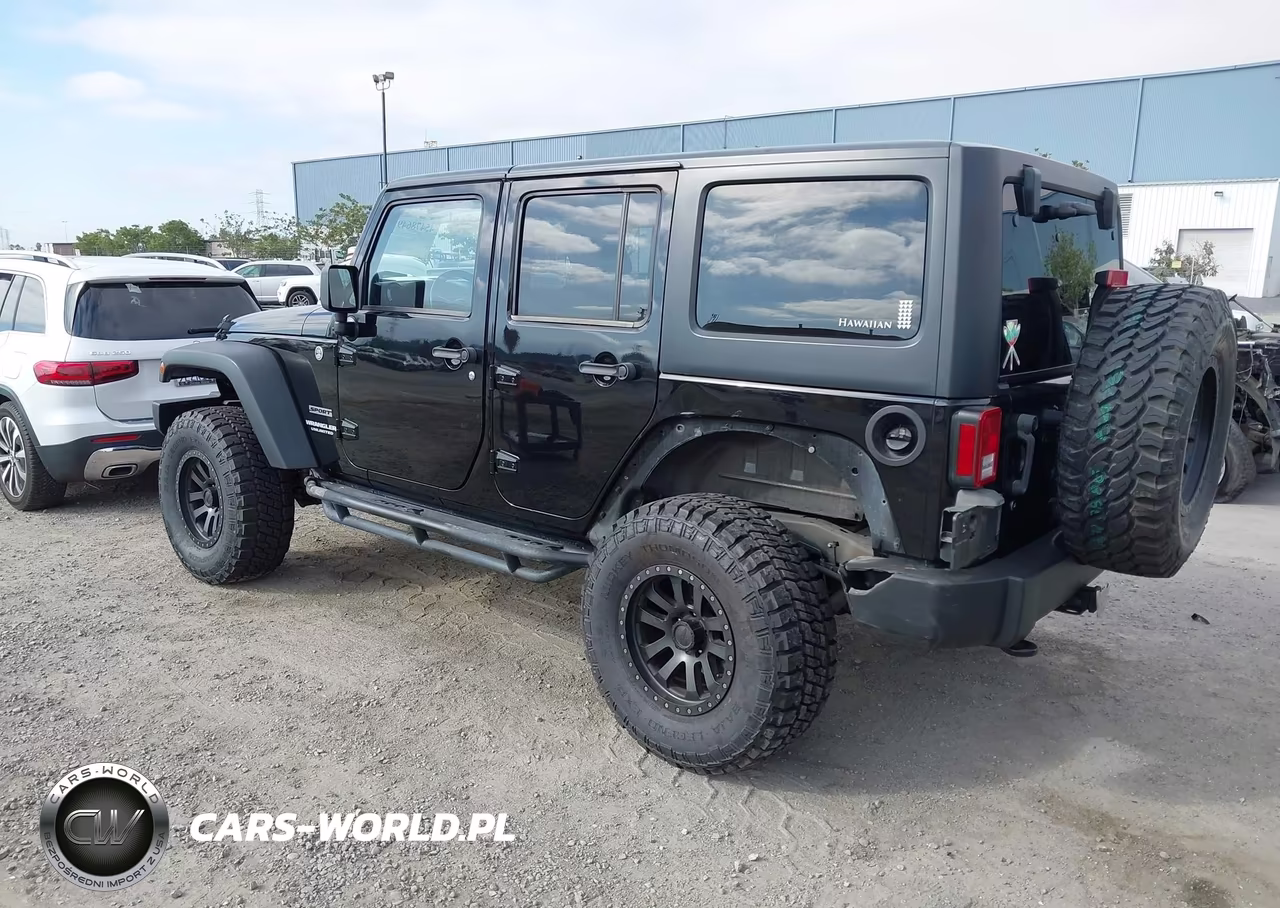 2013 Jeep Wrangler Unlimited Sport VIN:1C4HJWDG3DL519753 - 3