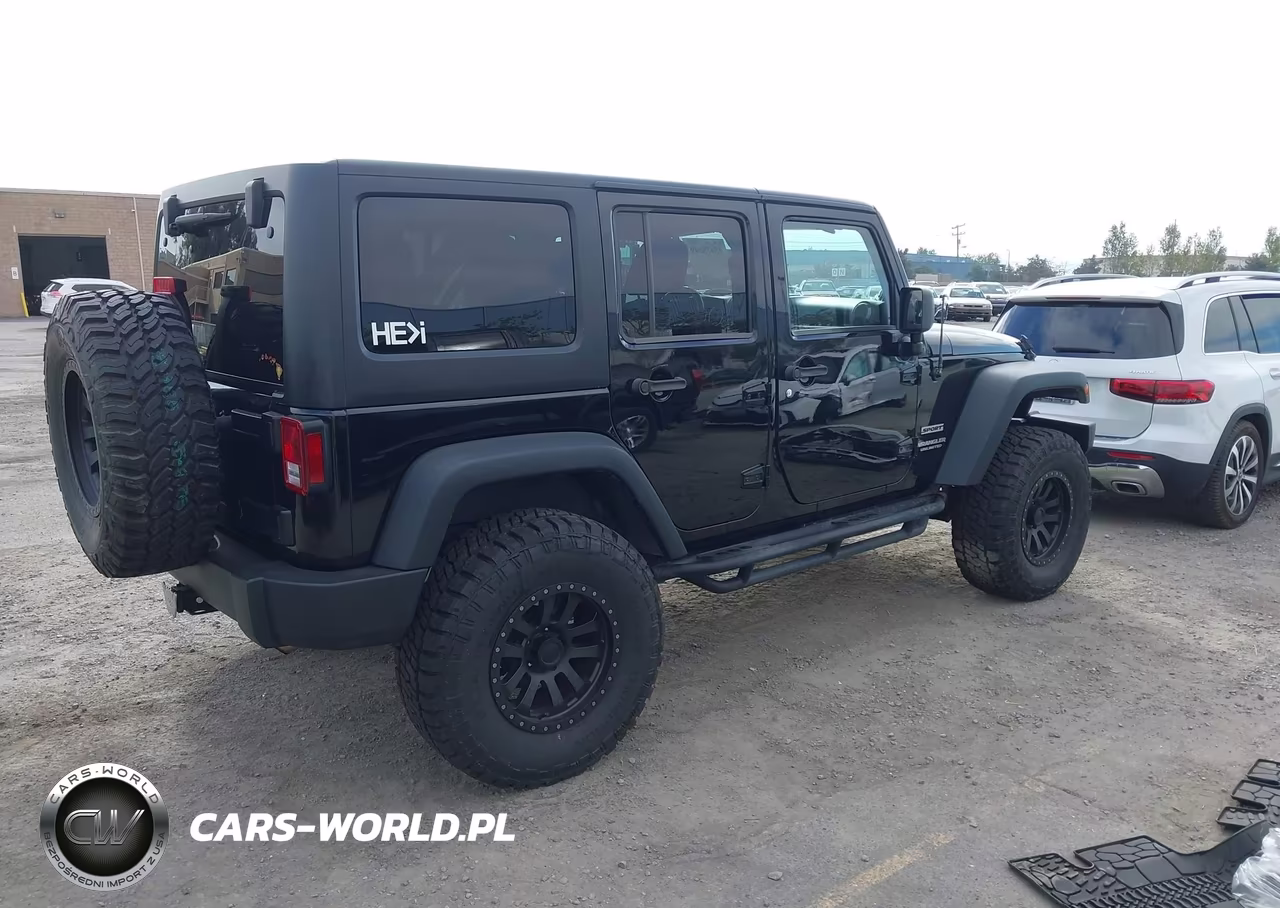 2013 Jeep Wrangler Unlimited Sport VIN:1C4HJWDG3DL519753 - 4