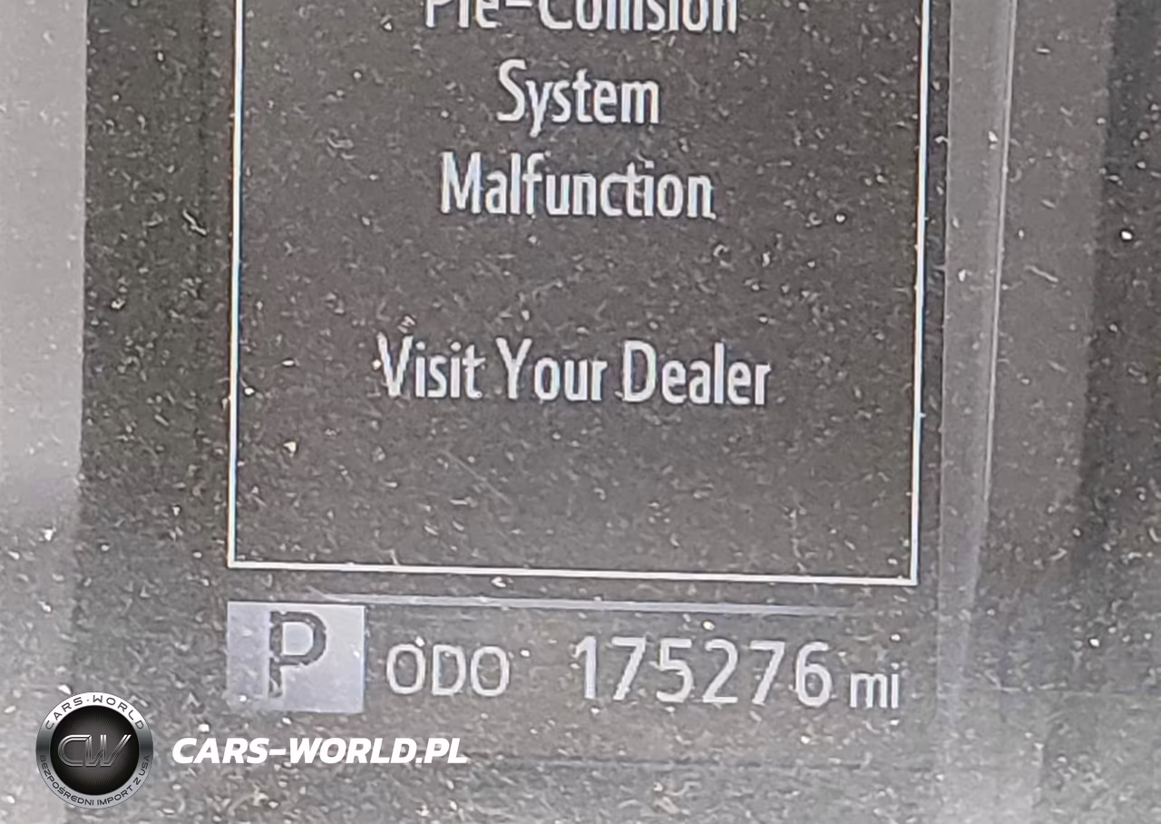 2018 Toyota Tacoma Sr VIN:5TFAX5GN2JX118431 - 16