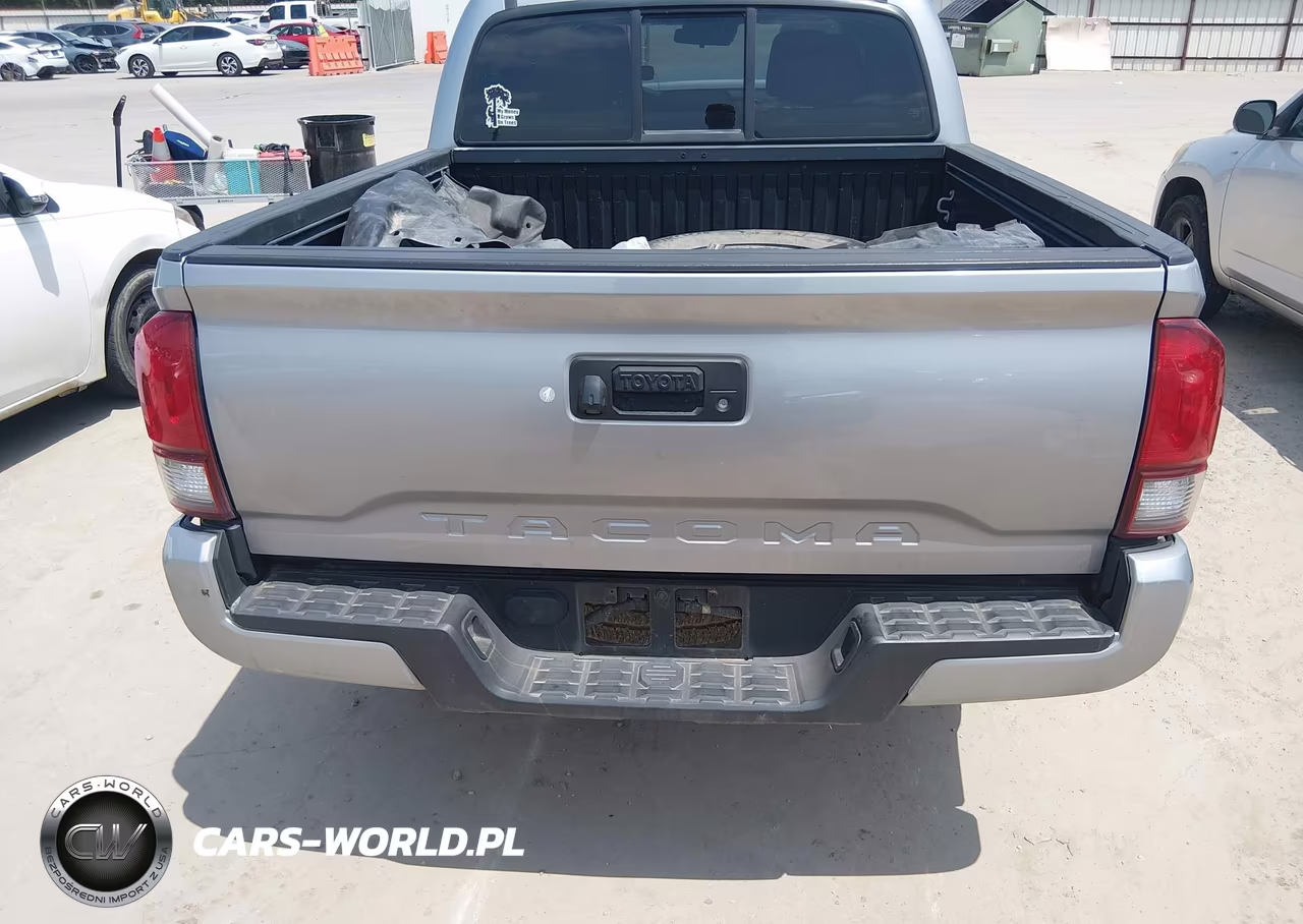 2018 Toyota Tacoma Sr VIN:5TFAX5GN2JX118431 - 17