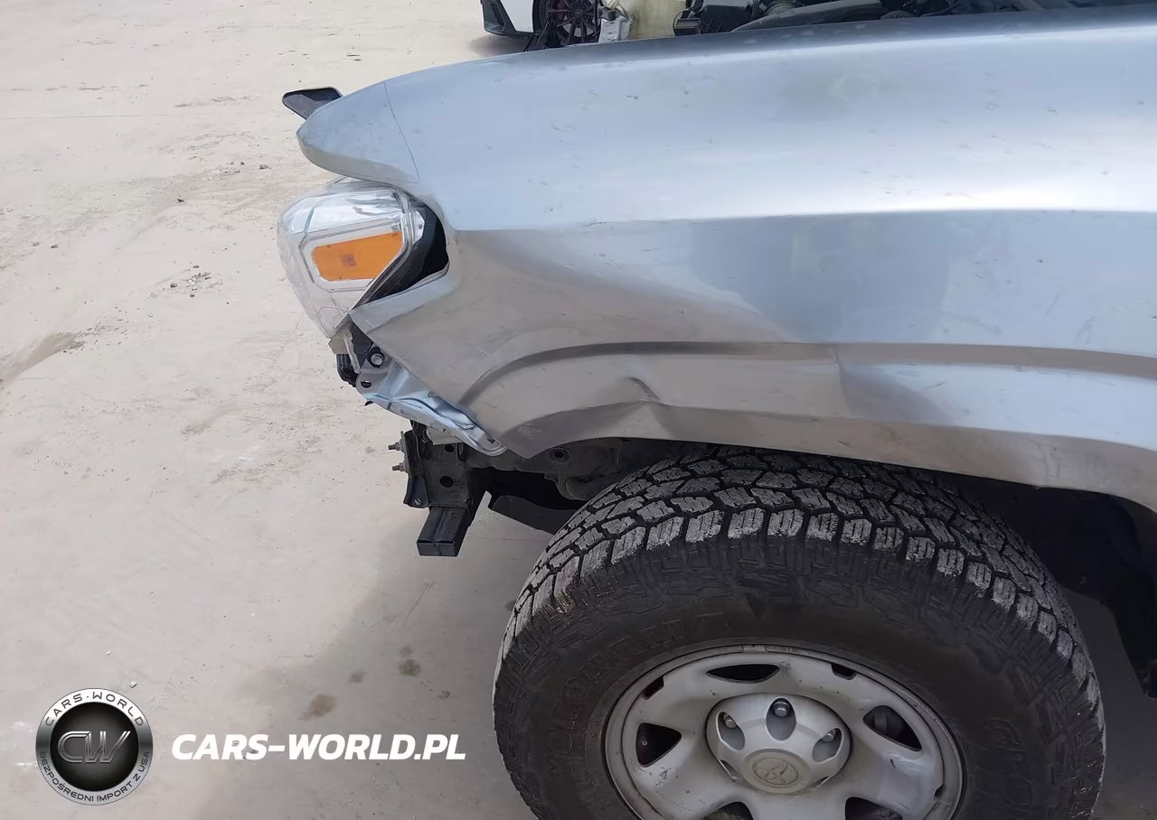 2018 Toyota Tacoma Sr VIN:5TFAX5GN2JX118431 - 6