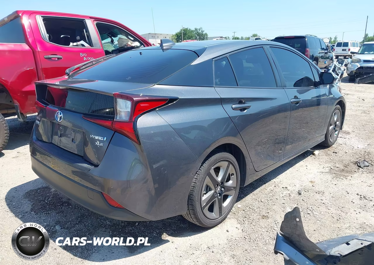 2021 Toyota Prius Xle VIN:JTDKAMFU1M3138691 - 4