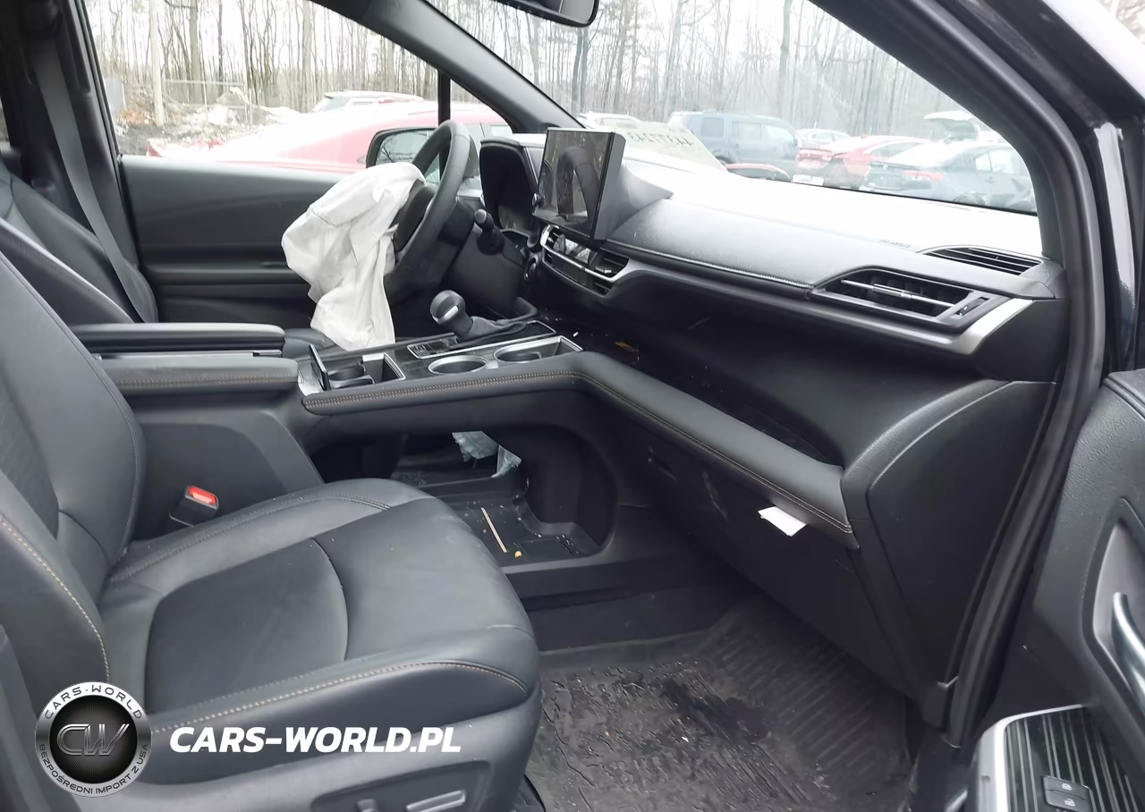 2025 Toyota Sienna Woodland Edition VIN:5TDCSKFC6SS196305 - 5