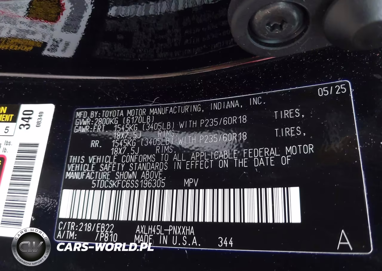 2025 Toyota Sienna Woodland Edition VIN:5TDCSKFC6SS196305 - 9