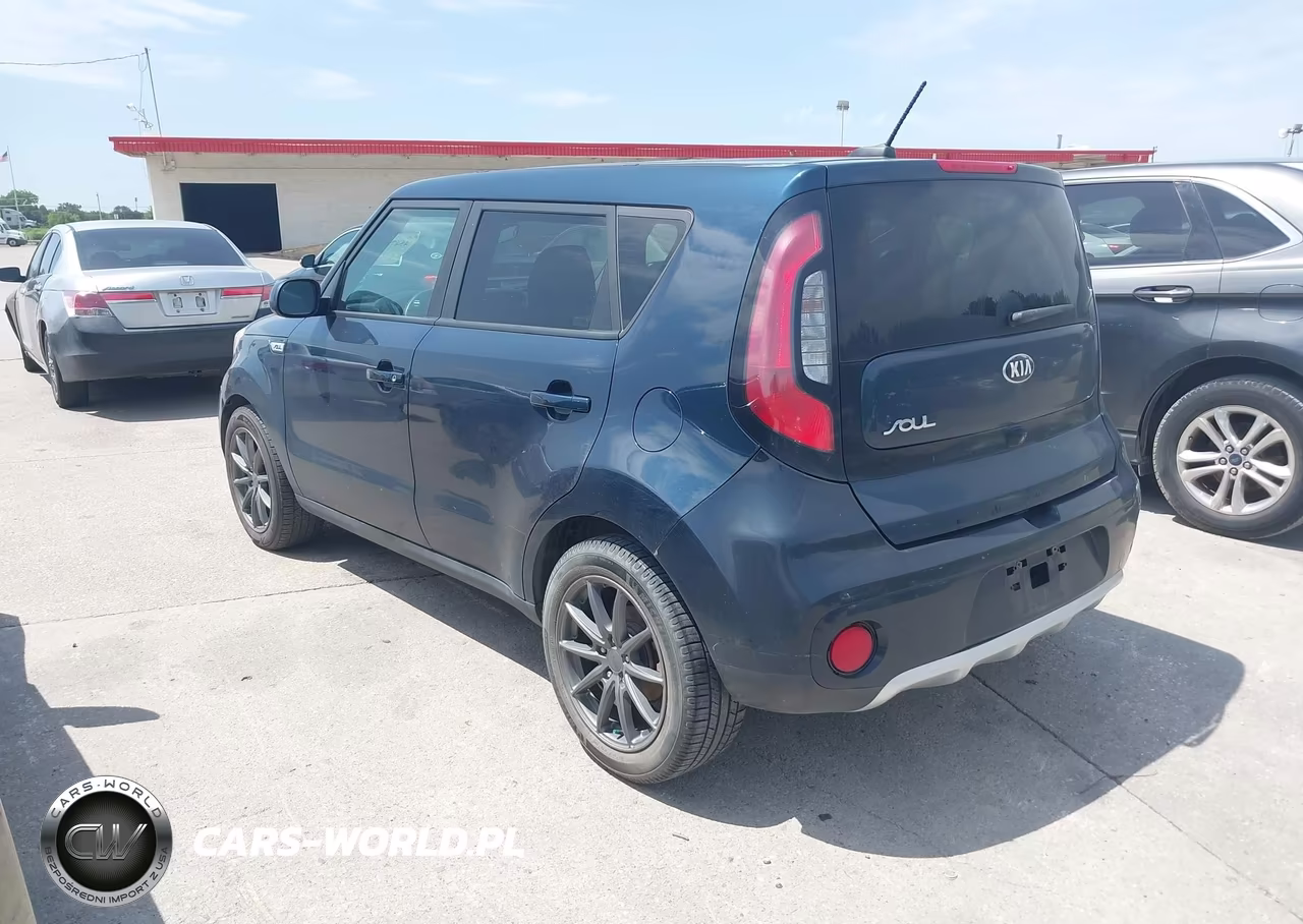 2018 Kia Soul + VIN:KNDJP3A52J7602127 - 3