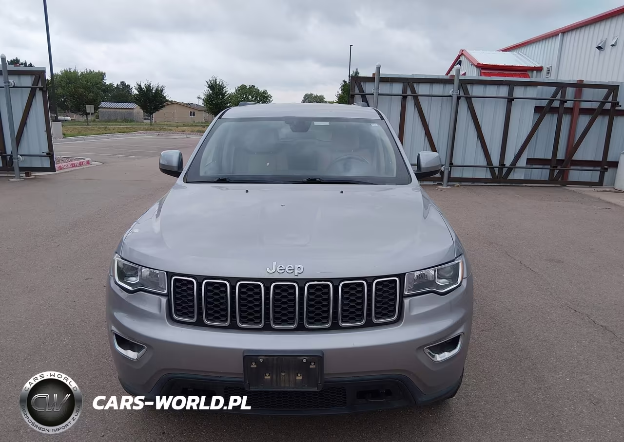 2018 Jeep Grand Cherokee Laredo E 4X4 VIN:1C4RJFAG8JC146908 - 17